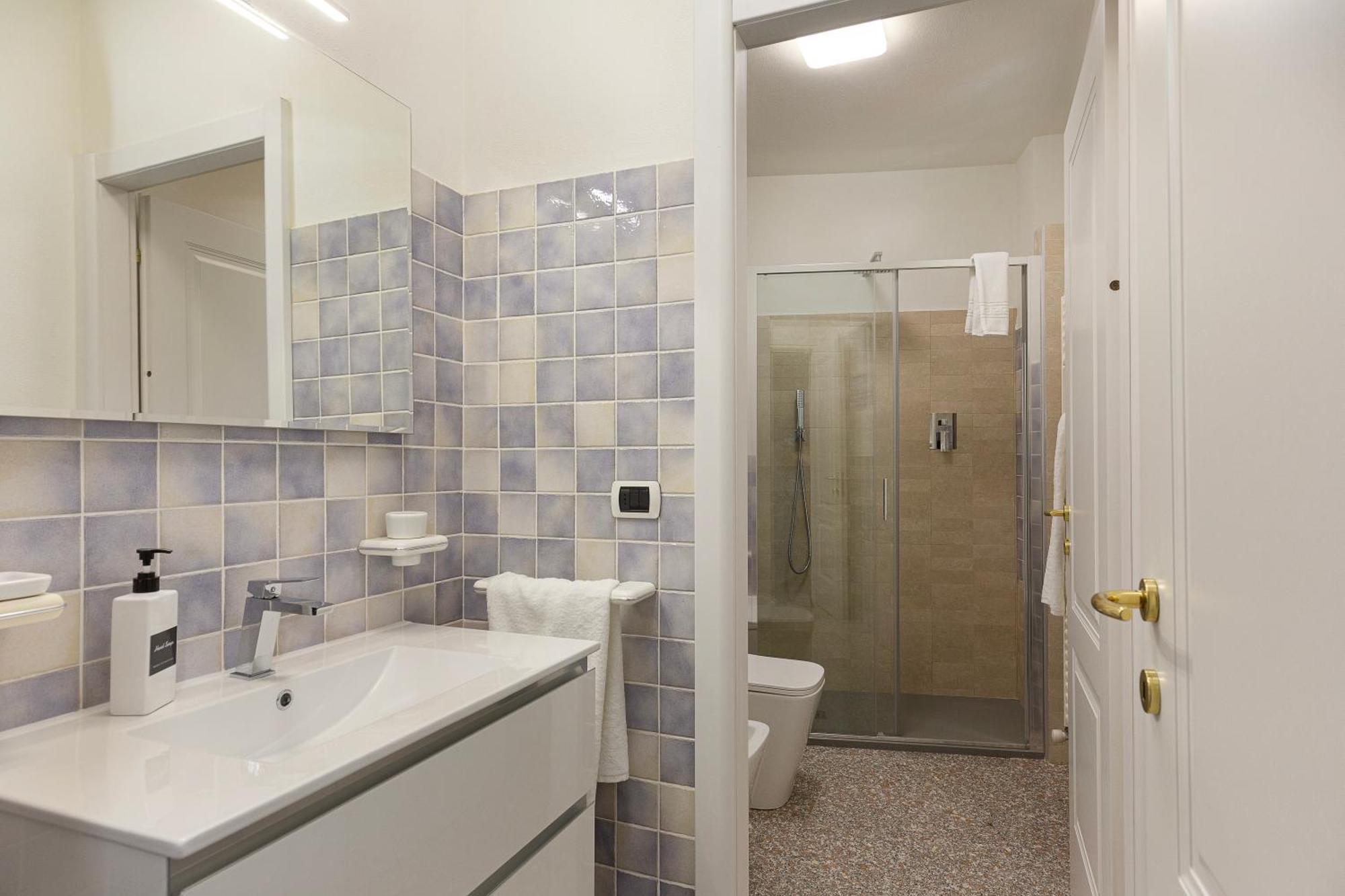 Casa Del Corso Apartment โนวีลิกูเร ภายนอก รูปภาพ